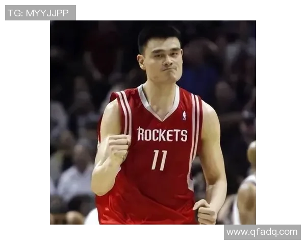 姚明：亚洲中锋的传奇之路与篮球世界的影响力探讨